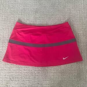 Nike Skirt woman sz large Raspberry Pink with dark grey stripe